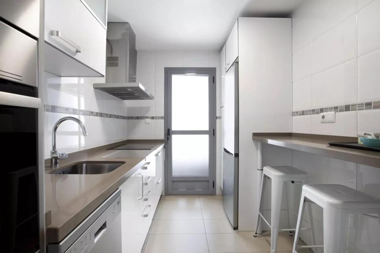 Malaga Campus Apartment Parking Included Exteriör bild